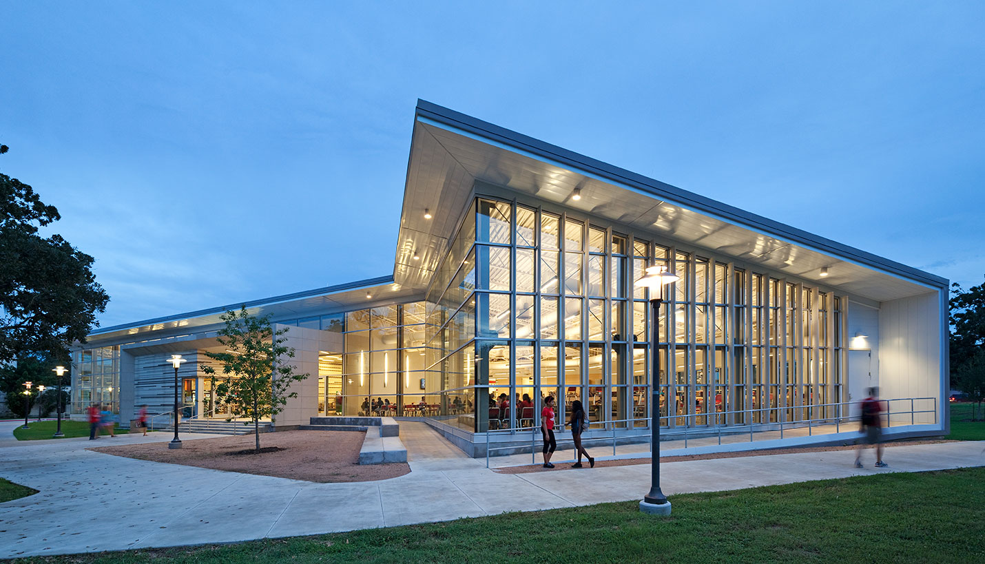 University of Houston Cougar Woods Dining Hall - © Frank Ooms